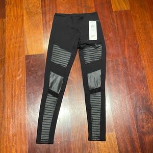 ALO YOGA NWT Black Moto Legging (S)